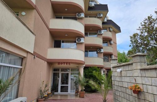 Balchik Hotel | HOTEL PARIS Relax Zone