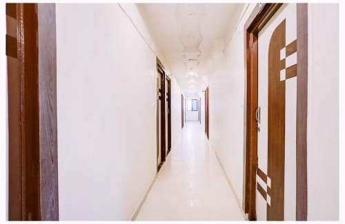Bhubaneshwar Hotel | Hotel Park-Resort Bhubaneshwar Near Railway Station - A Premium Hotel Lift Facilites And Parking ,wifi - Fully Air Conditioning Luxury Room