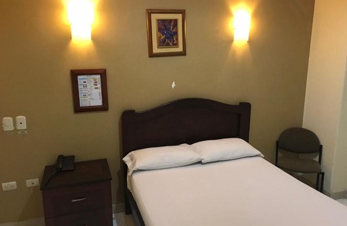 Guayaquil House | Hotel Pegazus