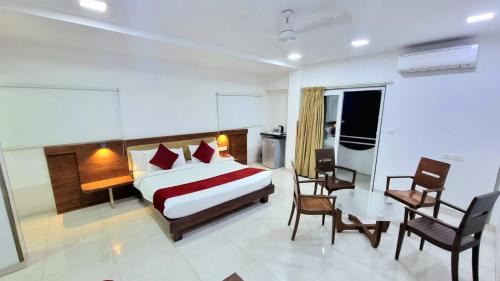 Daulatabad Hotel | Hotel Raviraj, Chhatrapati Sambhaji Nagar