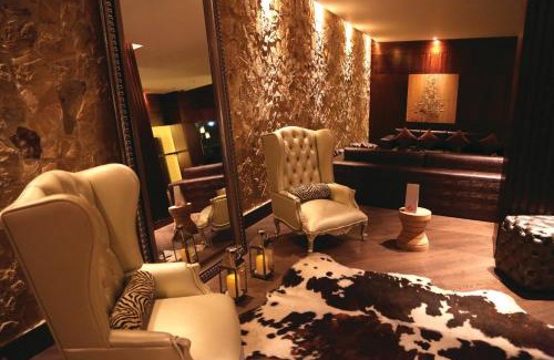 La Mariscal Hotel | Hotel Reina Isabel