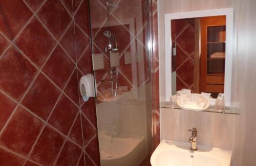 Haguenau Hotel | Hotel Restaurant Les Pins logis