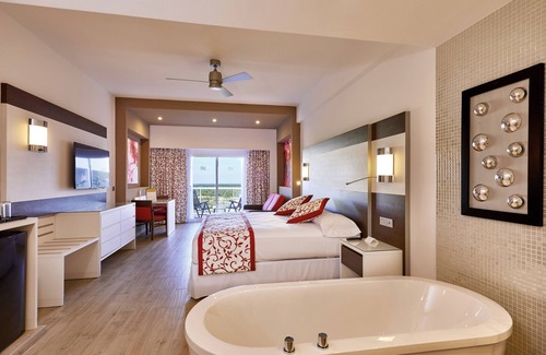 Costa Mujeres Resort | Hotel Riu Palace Costa Mujeres - All Inclusive