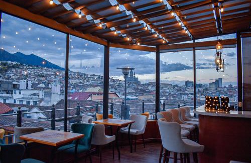 Quito Historic Center Hotel | Hotel & Rooftop King Experience by David