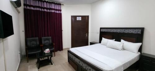 D.H.A. House | Hotel Rose Palace