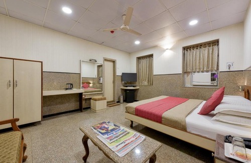 Prabhadevi Hotel | Hotel Royal Castle