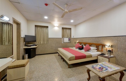 Prabhadevi Hotel | Hotel Royal Castle