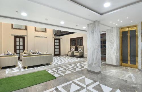 Paharganj Hotel | Hotel Sapphire House - 3 Mins Walk from Metro and 5 Mins from Rail Station