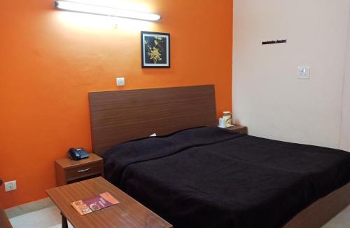 Almora Hotel | Hotel Shikhar & Restaurant
