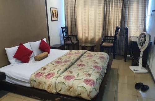 Lahore Hotel | Hotel The Grand Inn Lahore