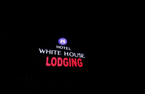 Ahmednagar Hotel | Hotel The White House