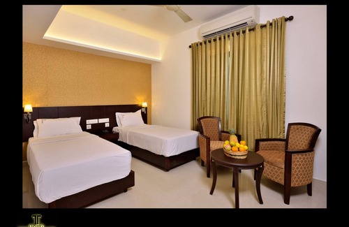 Statue Hotel | Hotel Town Tower