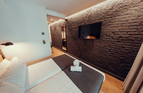 Hostafrancs Hotel | Hotel Transit