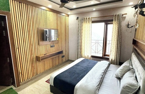 Smanora Range Hotel | Hotel UK palace Nainital Mountain View