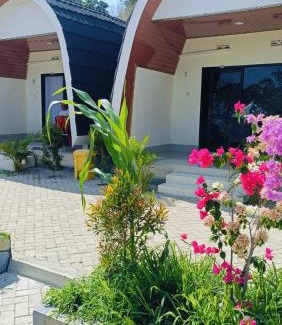 Sumbawa Hotel | Hotel Villa Beach Transit 2 & Whaleshark Tour
