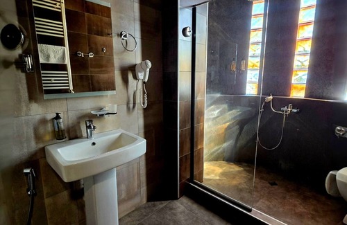 Vake-Saburtalo Hotel | Hotel West