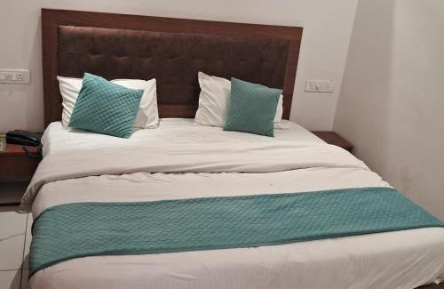 Panchkula Urban Estate Hotel | Hotel White Rock Zirakpur