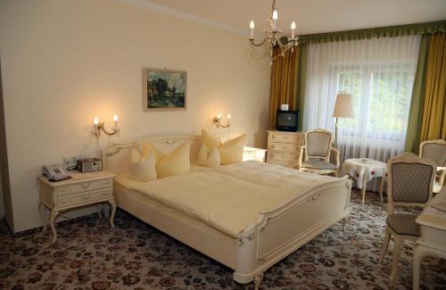 Badenweiler Hotel | HOTEL YOGA JASMIN ehemals Hotel Eberhardt-Burghardt
