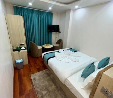 Sinamangal Hotel | Hotel Yuvan