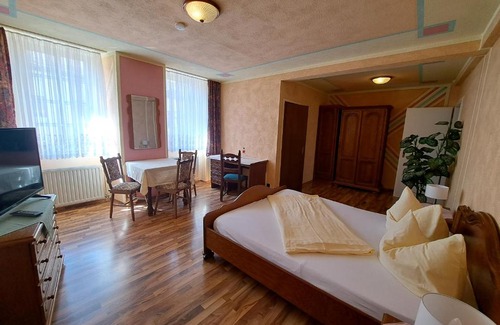 Lucka Hotel | Hotel zum Hirsch