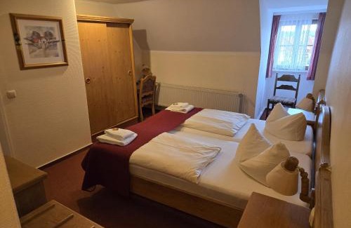 Quedlinburg Bed & Breakfast | Hotel Zur Goldenen Sonne