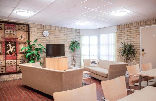 Kauniainen Apartment | Hotelli Tiiliriihi