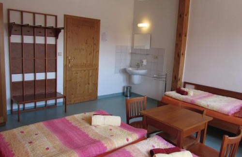 Krutenice Hotel | Hotelový a jezdecký areál Dvůr Krutěnice