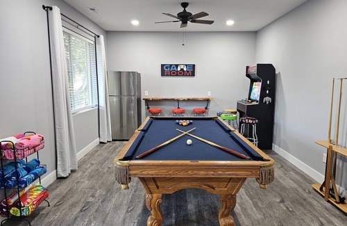 Branson House | HotTub/PoolTable/Arcade/FirePit/Games/InTown/EVCharger