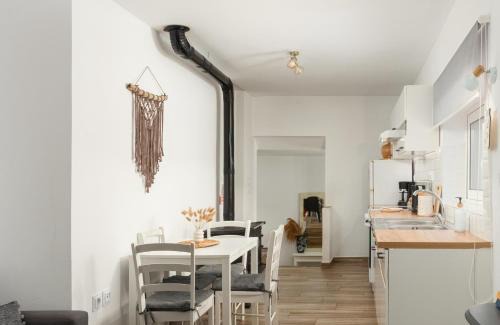 Steniai House | Houlia home διαμερίσματα με δωρεάν χώρο στάθμευσης