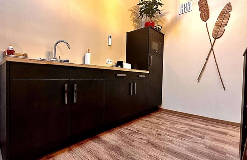 Hour House | Hour House 2 - Honeymoon