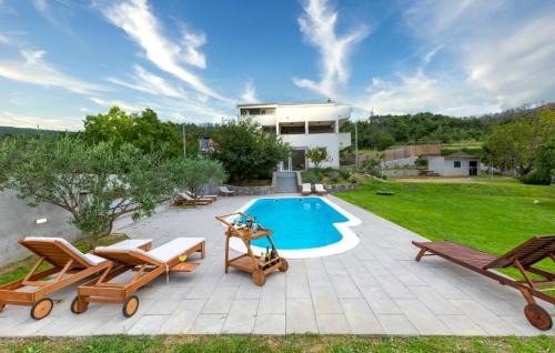 Tugare House | House Anavi