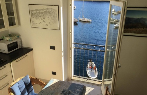 Sala Comacina Apartment | HOUSE FEDE "pieds dans l'eau" suite just by Lake Como, what a view!