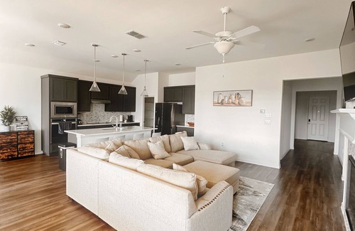 Haslet House | House in North Fort Worth