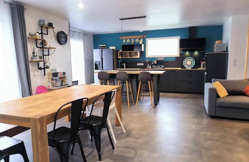 Beauregard-Baret House | House in the Drôme with swimming pool, at the foot of the Vercors mountains. Pets allowed.