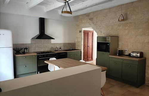 Aigues-Mortes Medieval City House | House in the heart of the ramparts of Aigues-Mortes