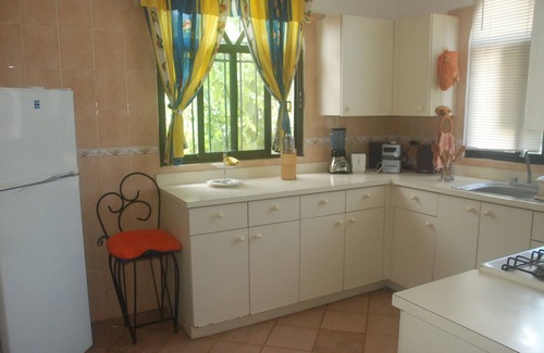 Downtown Cancun House | HOUSE IN THE SUN SELF CONTAINED SEPARATE WALK 2 FERRY WOMAN ISLAN