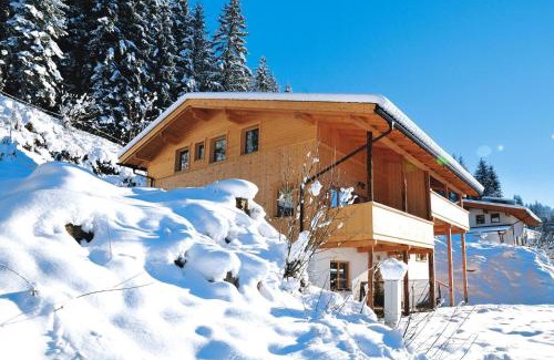 Rohrberg House | House in Zell am Ziller with Panoramic Views