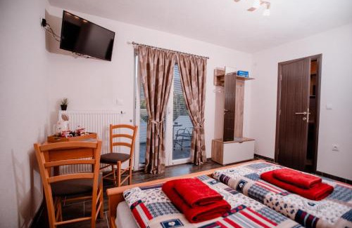 Korenica House | House Karakas