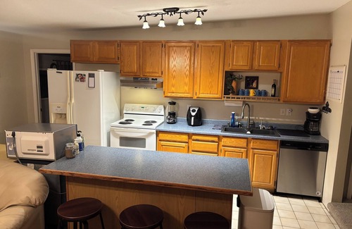 Fairview House | House near McMenamins Edgefield, Outlets, Blue Lake Park, Gorge, Hiking, BBQ
