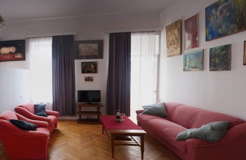 Chugureti Apartment | House of artists in Tbilisi
