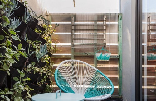 Windsor Apartment | House of Windsor - Queens Loft - Close to Chapel Street & WIFI