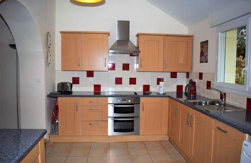 Pleumeur-Bodou House | House renovated Breton with WIFI and closed garden in LANDRELLEC