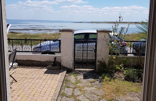 Penvins House | House sea view, feet in the water and the beach
