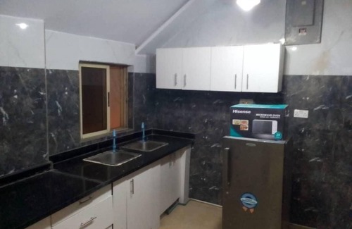 Mushin Apartment | House - Sleeps 6 & Free Parking
