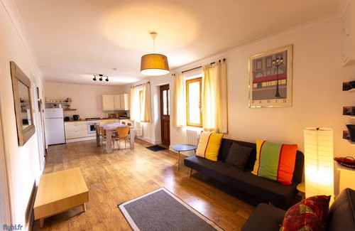 Brece Apartment | House - Sleeps 6 - Parking - Garden