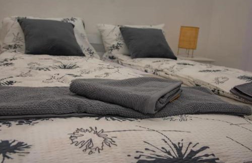 Oklaj House | House Villa Karaga