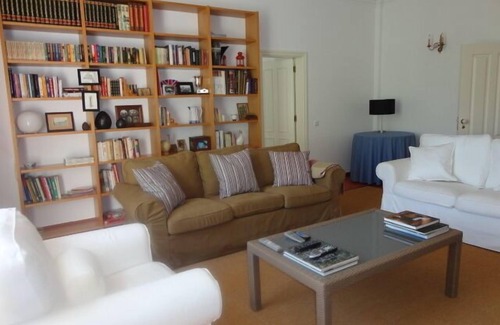 Ferreira do Zezere Ski Chalet | House with a nice garden