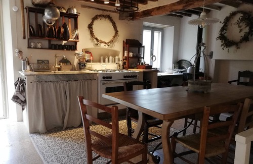 Camaiore House | House with a view of olive trees, walnuts and laurels.