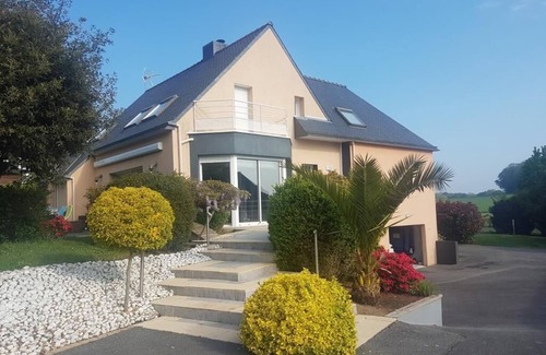 Gestel House | House with heated pool and large garden