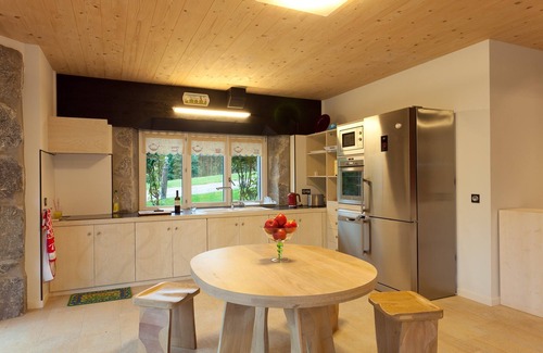 Ea Cottage | House with pool 8 minutes from the beach, free wifi